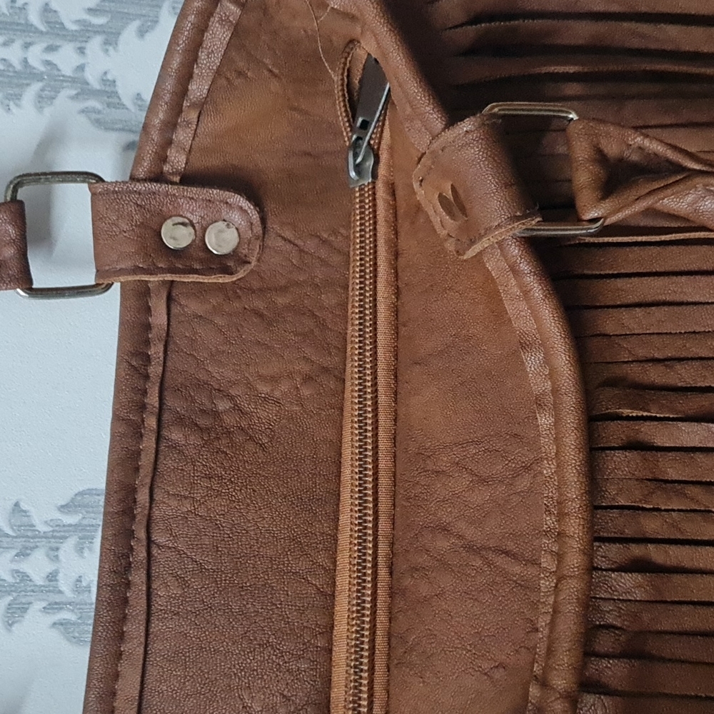 Fringe bag. - Picture 3 of 8